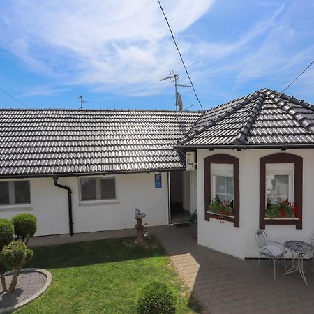 Apartman Veronika Ðakovo Dış mekan fotoğraf